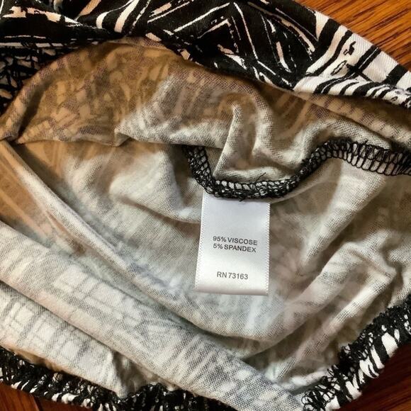 Stylish Cable & GAUGE Black White Keyhole Front Top Medium - Picture 7 of 8